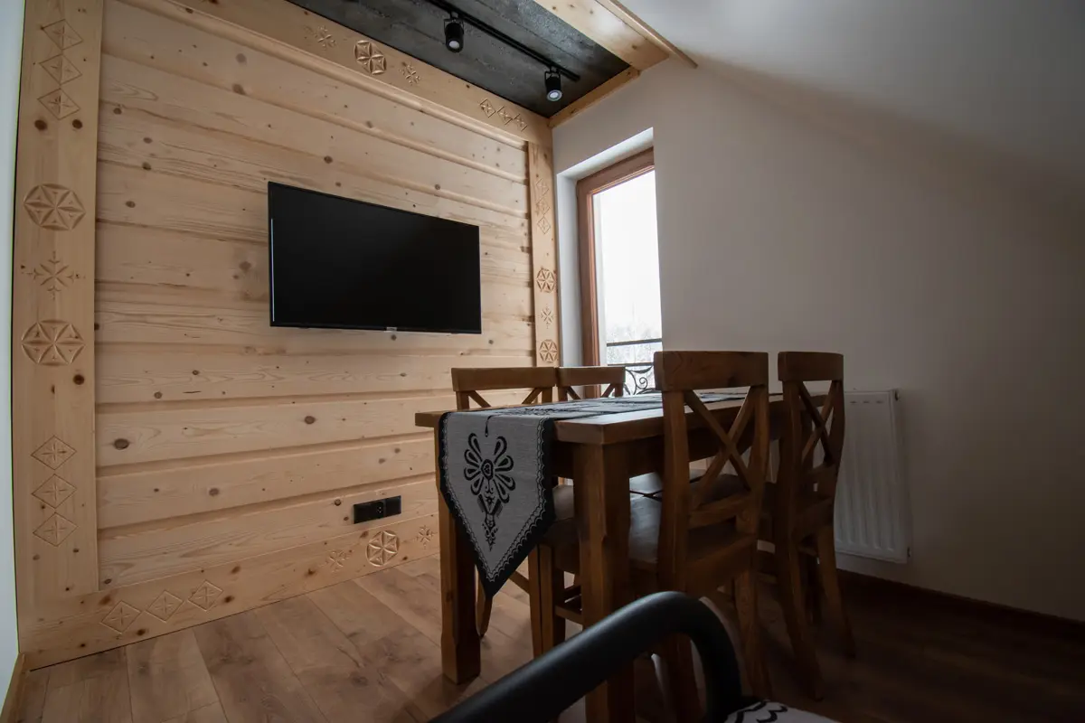 Jadalnia apartamentu w Cyrhel Apartments