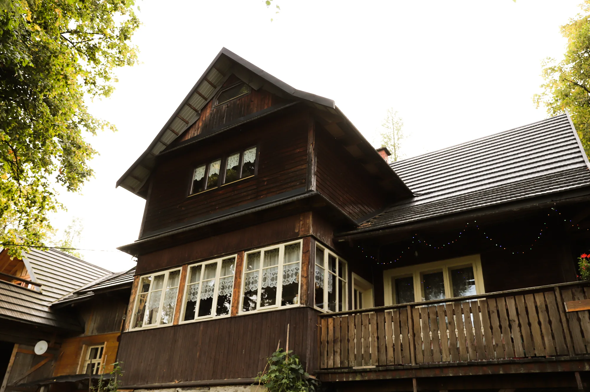 Klimkówka Zawoja — dom od strony werandy
